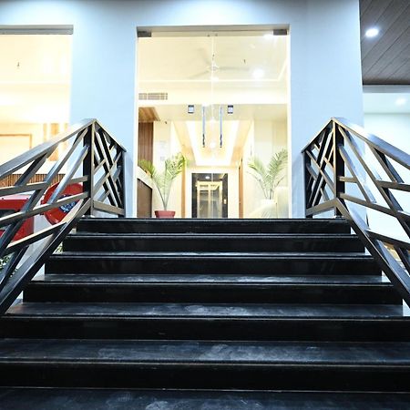 The Janki Hotel Ayodhya Zewnętrze zdjęcie