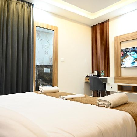 The Janki Hotel Ayodhya Zewnętrze zdjęcie