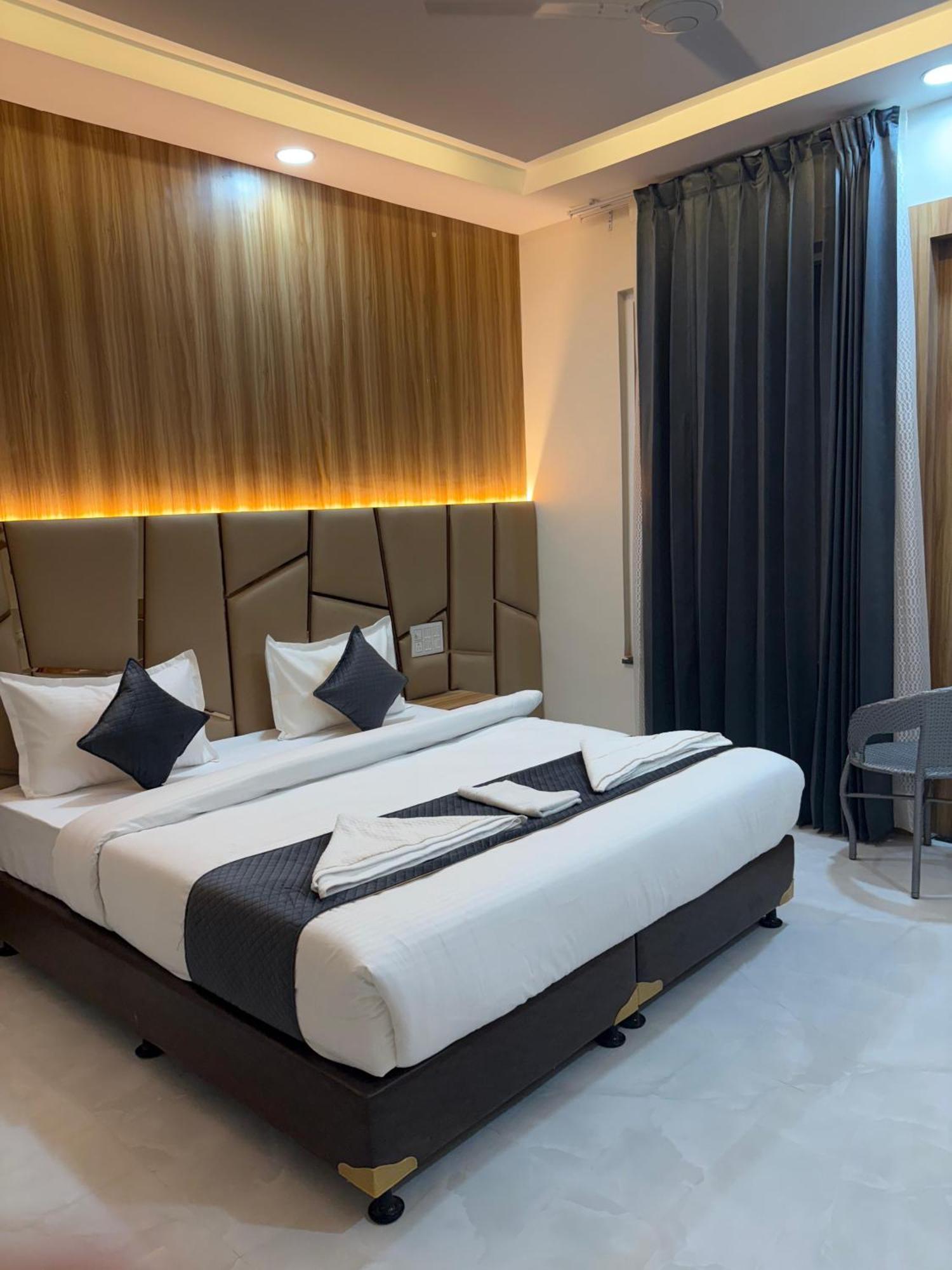 The Janki Hotel Ayodhya Zewnętrze zdjęcie