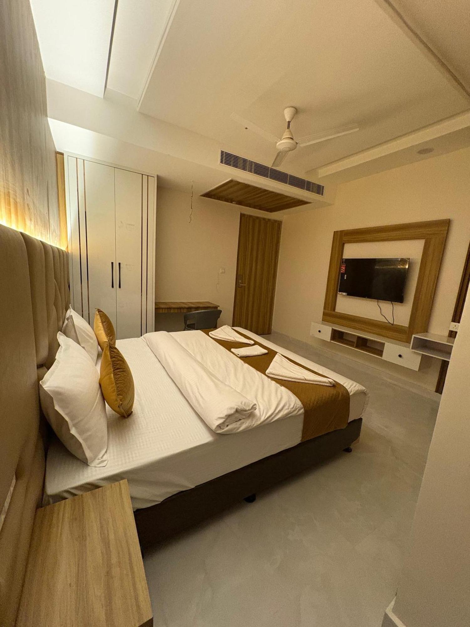 The Janki Hotel Ayodhya Zewnętrze zdjęcie