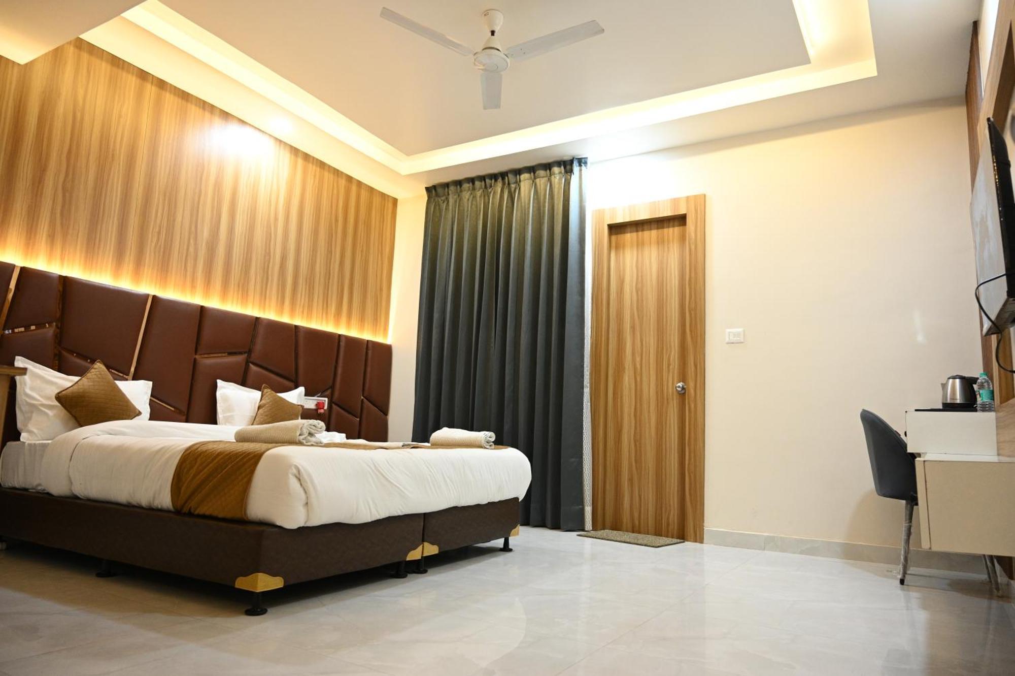 The Janki Hotel Ayodhya Zewnętrze zdjęcie